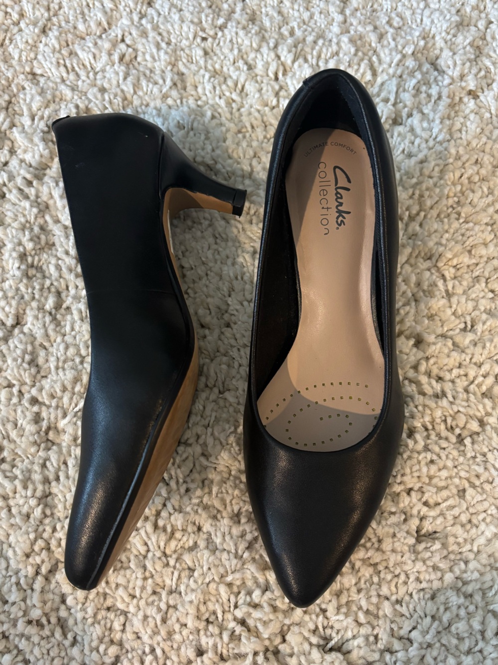Clarks Classic Black Short Heels Size 6 Wide